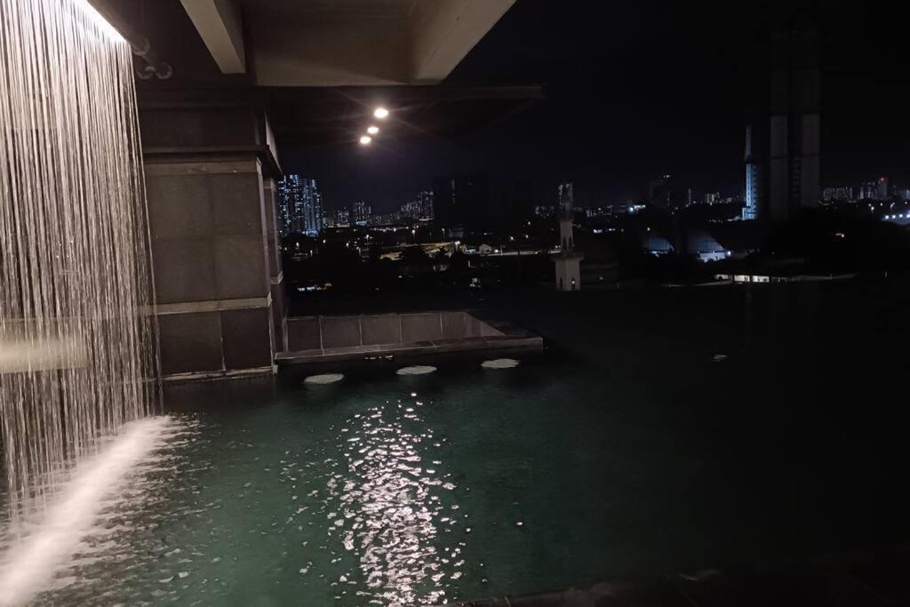 Apartment Cozy Flexus Signature 4 Guests Pool Nflix Hbo Kuala Lumpur
